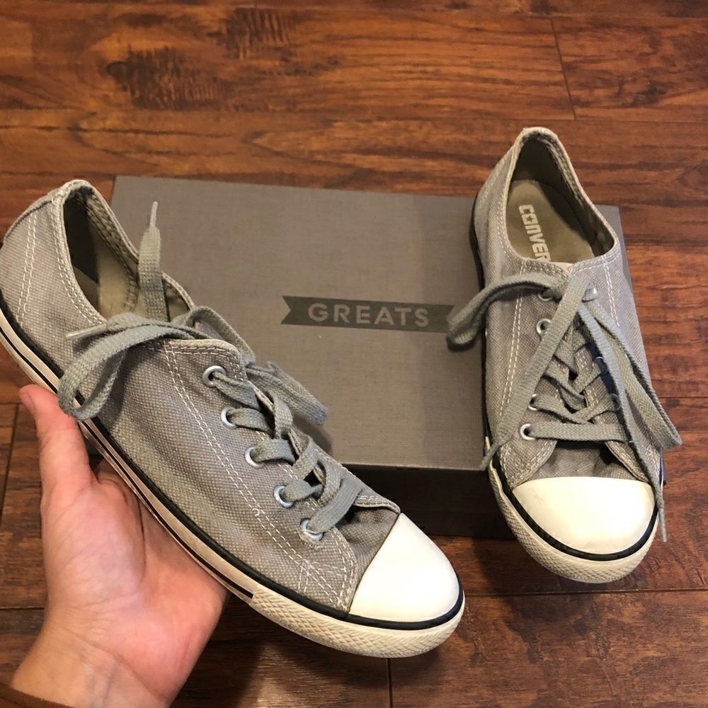 CONVERSE low Top Shoes sneakers sz 7 women’s